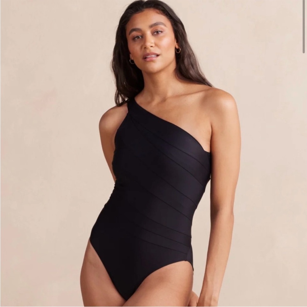 Summersalt Black One-Shoulder Swimsuit